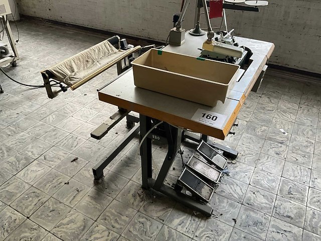 Yamato dcz 361 a d2k safetystitch machine met langstukstapelaar beisler - afbeelding 5 van  9