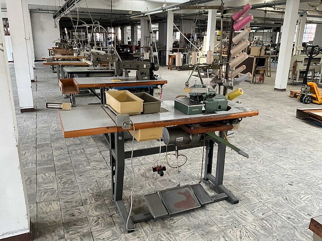 Yamato dcz 361 a d2k safetystitch machine - afbeelding 1 van  8