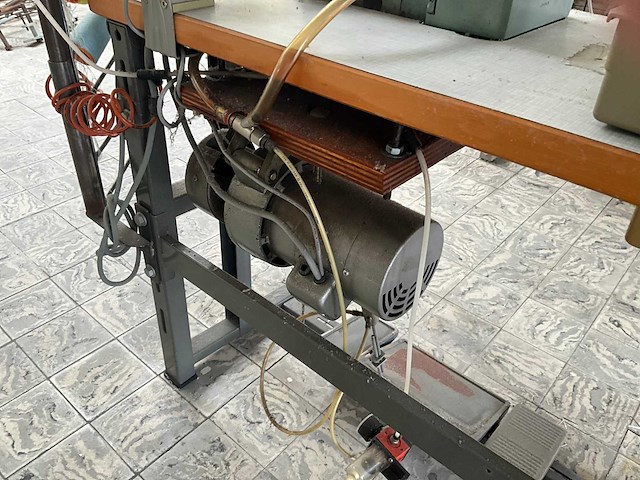 Yamato dcz 361 a d2k safetystitch machine - afbeelding 6 van  8