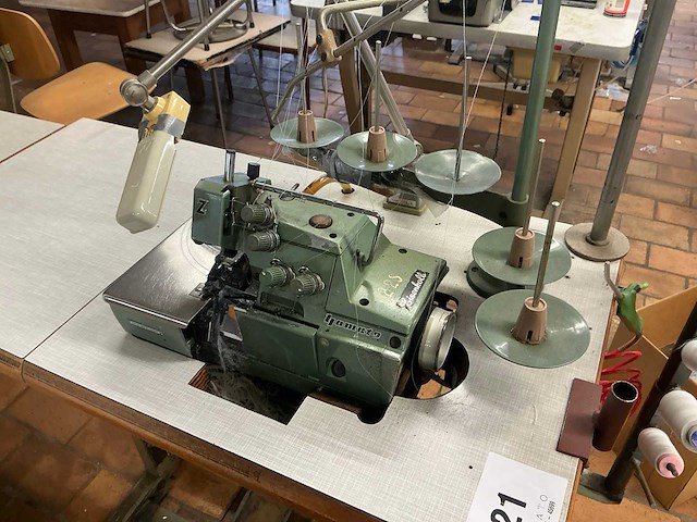Yamato dcz 361 c d3 k naaimachine safetystitch - afbeelding 9 van  11