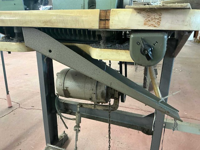 Yamato dcz-361a-d2 naaimachine safetystitch - afbeelding 6 van  9