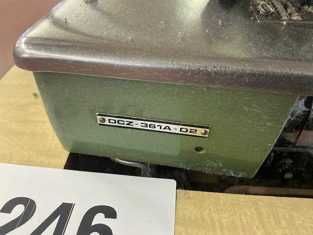 Yamato dcz-361a-d2 naaimachine safetystitch - afbeelding 8 van  9
