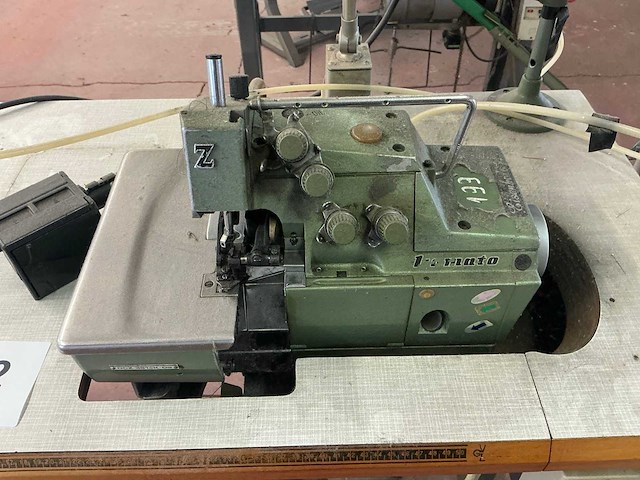 Yamato dcz-361ak-d2 naaimachine safetystitch - afbeelding 4 van  9