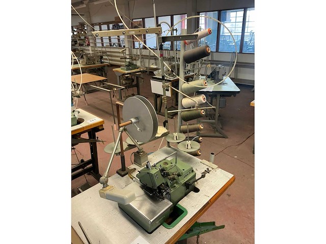 Yamato dcz-361ak-d2 naaimachine safetystitch - afbeelding 5 van  8