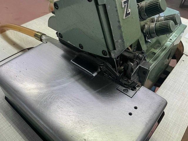 Yamato dcz-361c-d3/k naaimachine safetystitch - afbeelding 4 van  8