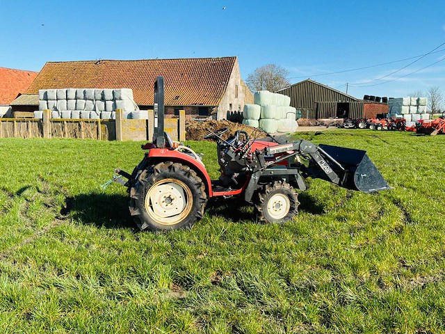 Yanmar - af-18 - yanmar af18 compact tractor 4wd with front loader - afbeelding 8 van  11