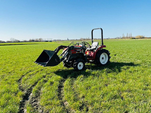 Yanmar - af-18 - yanmar af18 compact tractor 4wd with front loader - afbeelding 1 van  11