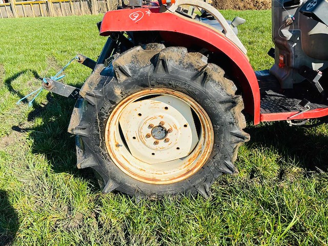 Yanmar - af-18 - yanmar af18 compact tractor 4wd with front loader - afbeelding 9 van  11