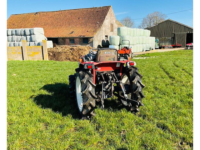 Yanmar - f-200 - yanmar f200 compact tractor – hydrostatic - afbeelding 9 van  11