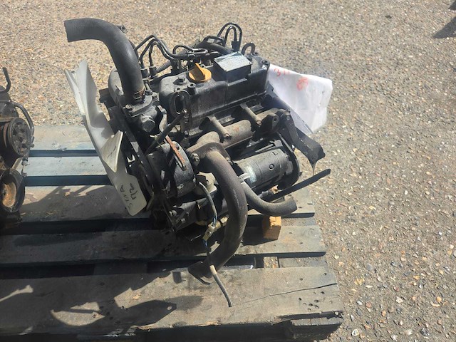 Yanmar 3tna72 dieselmotor - afbeelding 1 van  9