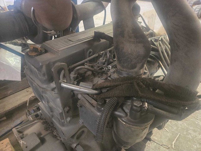 Yanmar 4tn100t dieselmotor - afbeelding 3 van  9