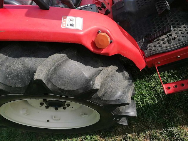 Yanmar af-33 vierwielaangedreven minitractor - afbeelding 10 van  18