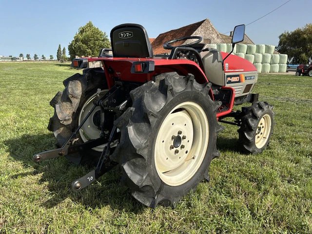 Yanmar f-220 vierwielaangedreven minitractor - afbeelding 13 van  17