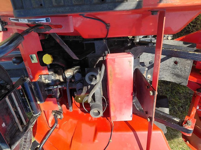 Yanmar f165 minitractor + grondfrees - afbeelding 15 van  23