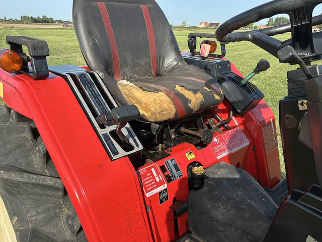 Yanmar f175 vierwielaangedreven minitractor - afbeelding 7 van  18