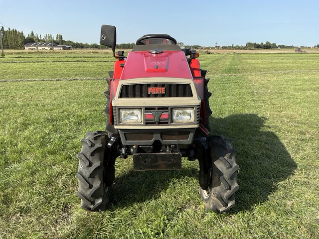 Yanmar f175 vierwielaangedreven minitractor - afbeelding 11 van  18