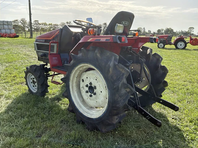 Yanmar f175 vierwielaangedreven minitractor - afbeelding 16 van  18