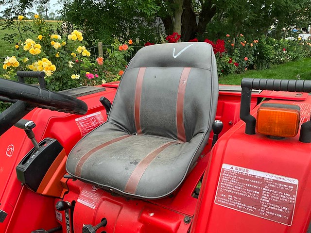 Yanmar f18 minitractor - afbeelding 17 van  24