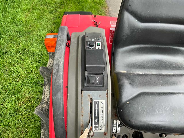 Yanmar f180 minitractor - afbeelding 8 van  21