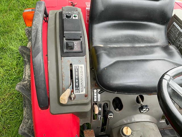 Yanmar f180 minitractor - afbeelding 9 van  21