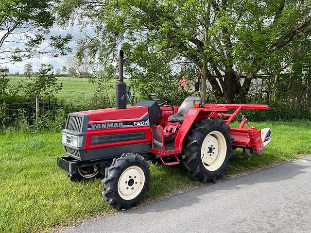 Yanmar f20 minitractor + grondfrees - afbeelding 1 van  13