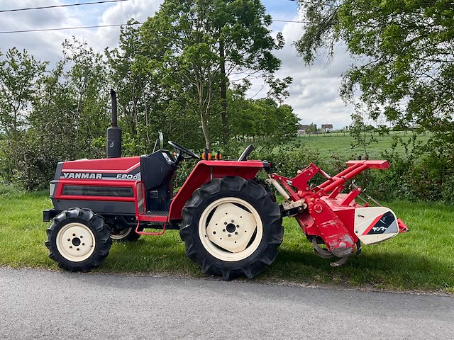 Yanmar f20 minitractor + grondfrees - afbeelding 19 van  20