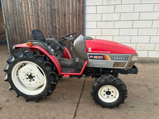 Yanmar f200 4wd 547 uur - afbeelding 2 van  7