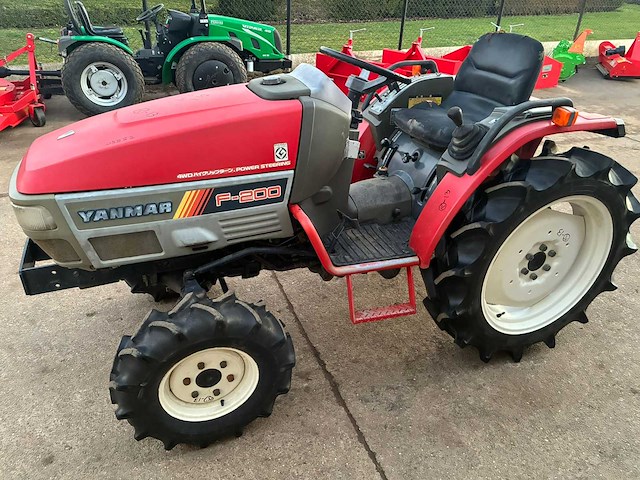 Yanmar f200 4wd 547 uur - afbeelding 3 van  7