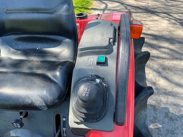 Yanmar f200 minitractor - afbeelding 10 van  19