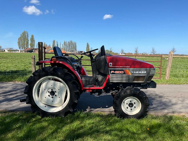 Yanmar f200 minitractor - afbeelding 14 van  19