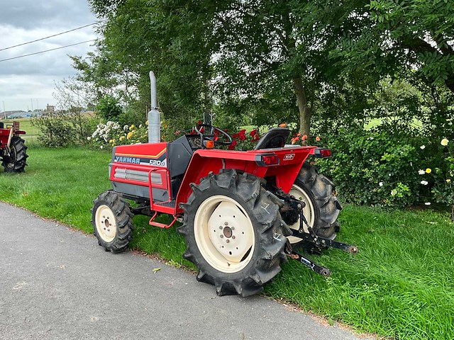 Yanmar f20d minitractor - afbeelding 11 van  12
