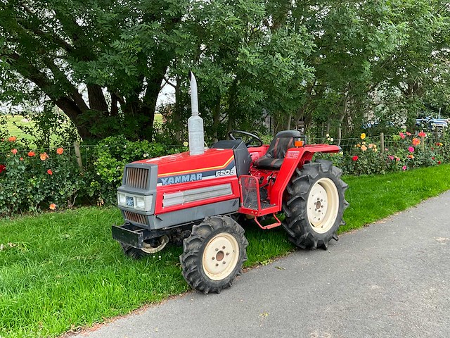 Yanmar f20d minitractor - afbeelding 12 van  12