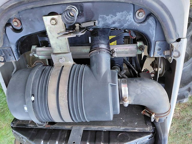 Yanmar f220 minitractor - afbeelding 8 van  16