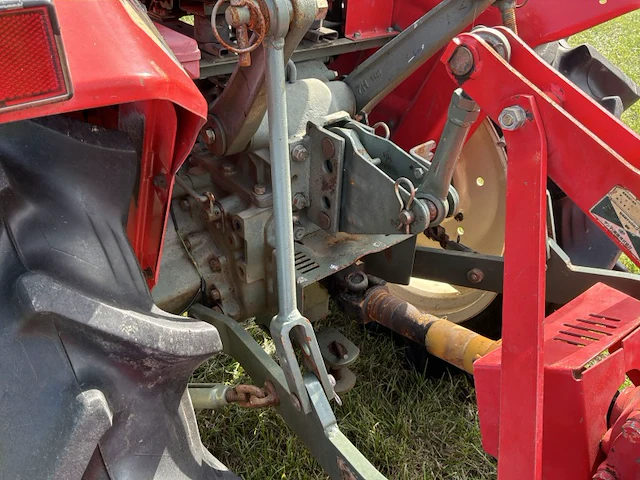 Yanmar ym1820d vierwielaangedreven minitractor met grondfrees - afbeelding 13 van  25