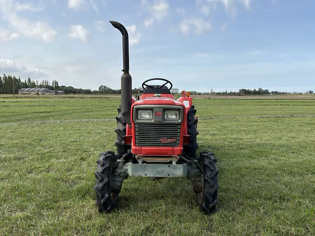 Yanmar ym1820d vierwielaangedreven minitractor met grondfrees - afbeelding 12 van  25