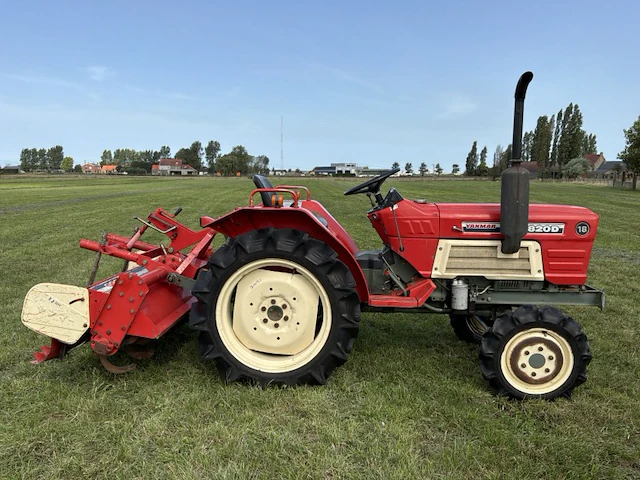 Yanmar ym1820d vierwielaangedreven minitractor met grondfrees - afbeelding 20 van  25