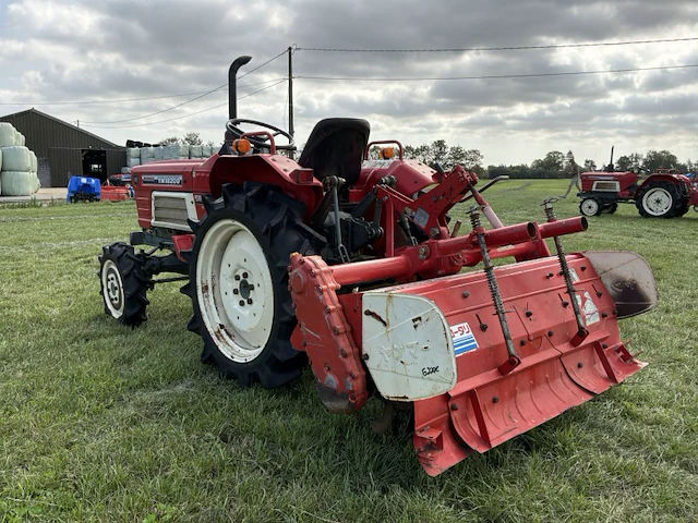 Yanmar ym1820d vierwielaangedreven minitractor met grondfrees - afbeelding 23 van  25