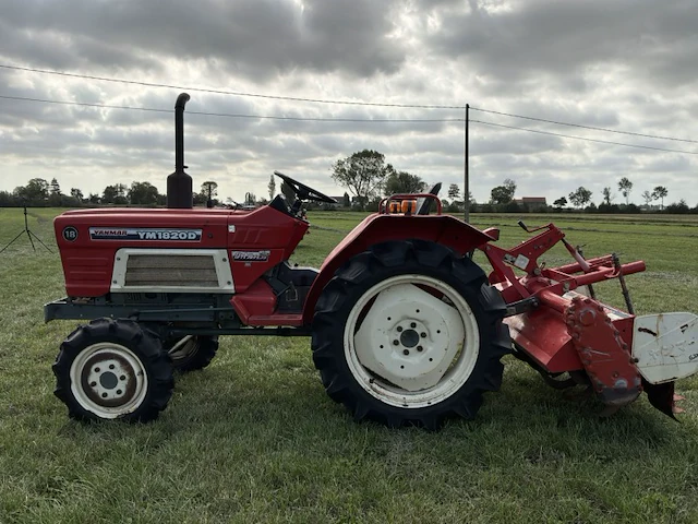 Yanmar ym1820d vierwielaangedreven minitractor met grondfrees - afbeelding 24 van  25
