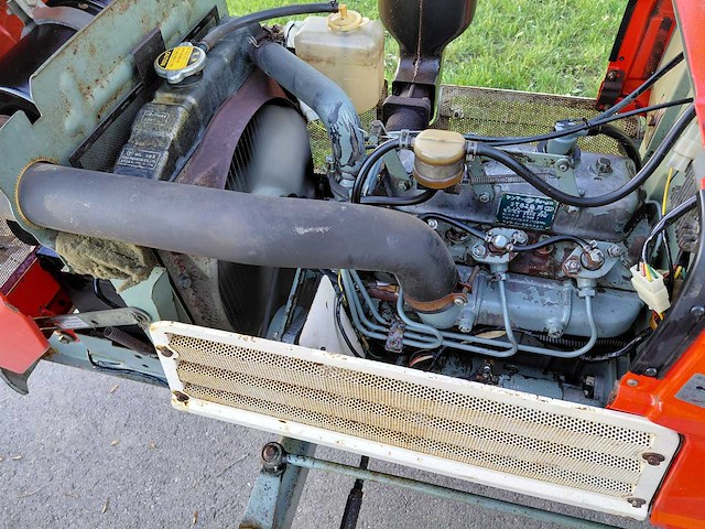 Yanmar ym2010 minitractor met grondfrees - afbeelding 5 van  18