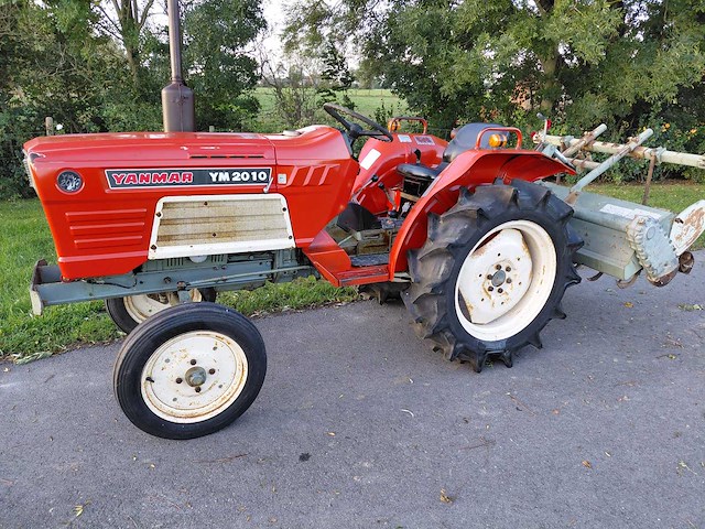Yanmar ym2010 minitractor met grondfrees - afbeelding 1 van  18