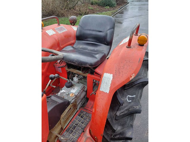 Yanmar ym2010 minitractor - afbeelding 9 van  10