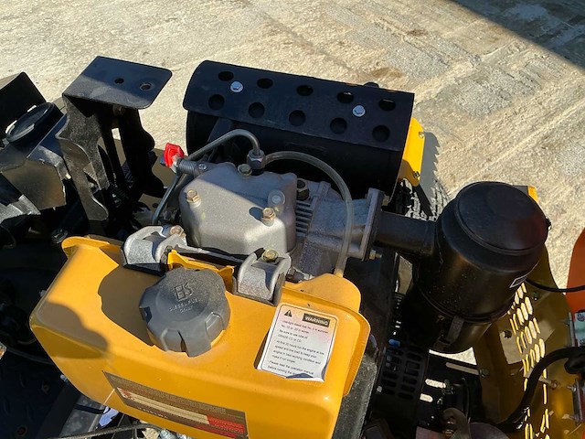 Yarmax 195fc - 2025 - wi18d 18hp - minitractor - afbeelding 17 van  29