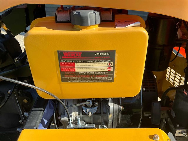 Yarmax 195fc - 2025 - wi18d 18hp met frees - minitractor - afbeelding 15 van  27