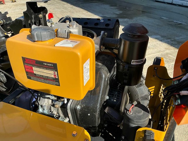 Yarmax 195fc - 2025 - wi18d 18hp met ploeg - minitractor - afbeelding 16 van  26