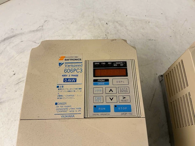 Yaskawa cimr-pca40p4 606pc3 frequentieregelaar (2x) - afbeelding 4 van  5