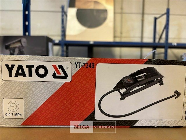 Yato voetpomp - met manometer - afbeelding 2 van  3