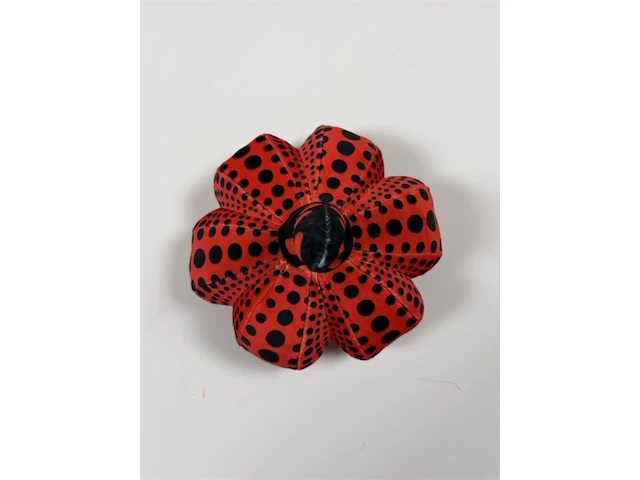 Yayoi kusama - object editie - afbeelding 1 van  3