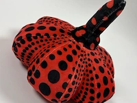 Yayoi kusama - object editie - afbeelding 2 van  3