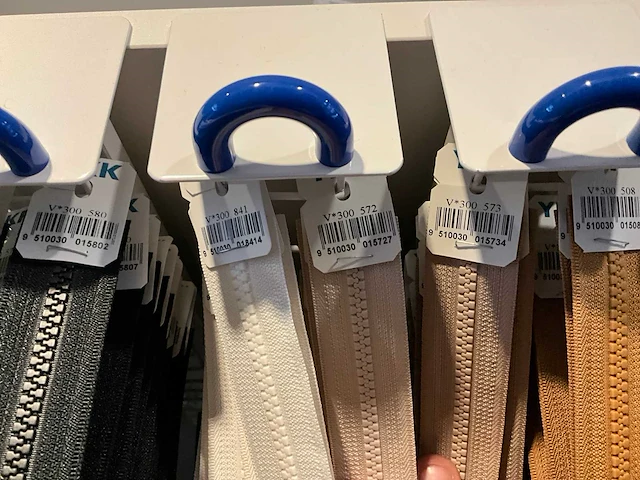 Ykk ritsen en ophangsysteem (circa 1000 stuks) - afbeelding 16 van  17