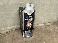 Yoghurt tap - afbeelding 1 van  4